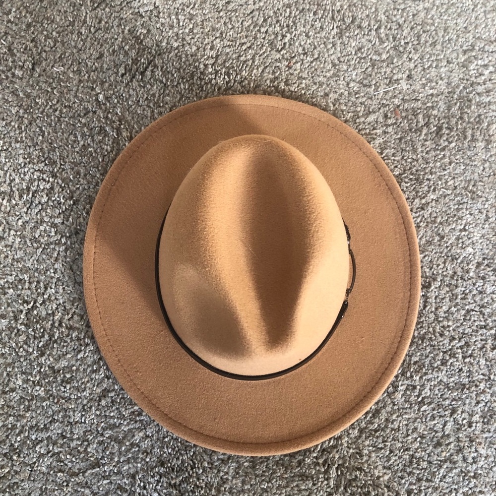 Wide brim fedora style camel hat